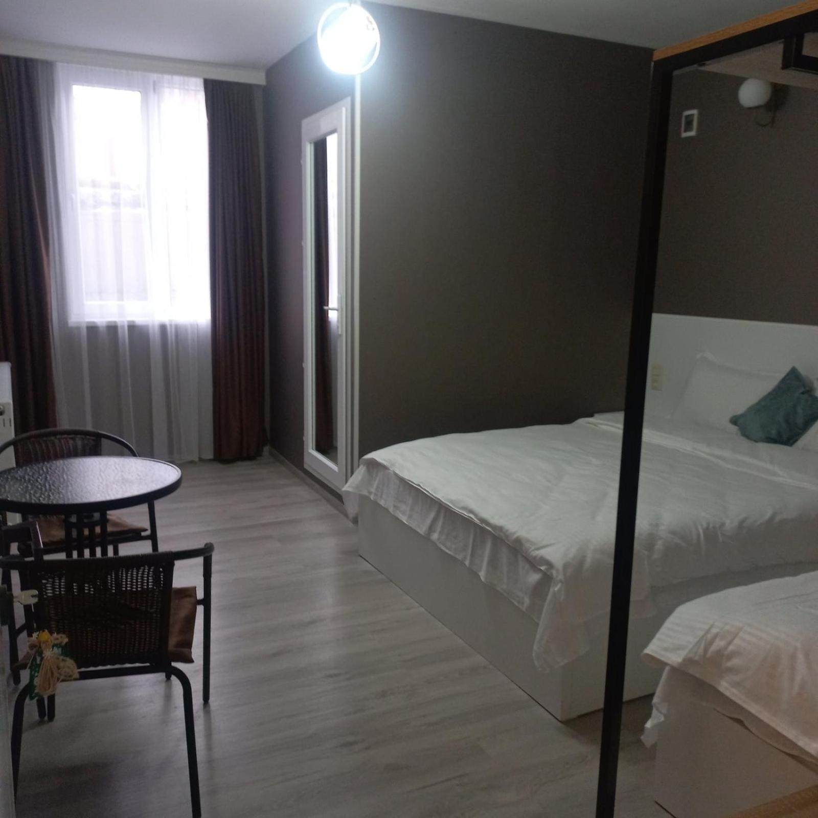 Ira & Vaso'S Guest House Borjomipark Bilik gambar
