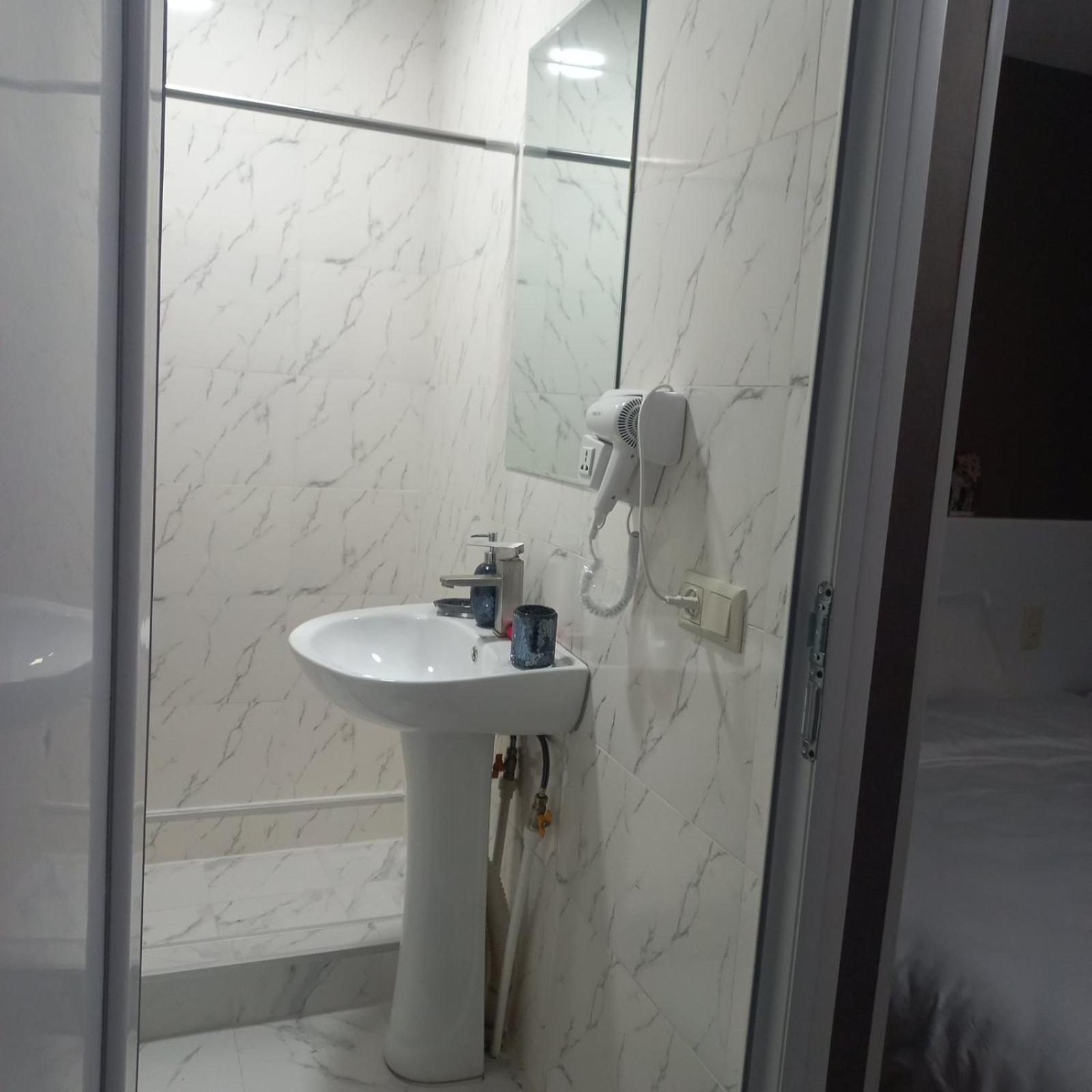 Ira & Vaso'S Guest House Borjomipark Bilik gambar